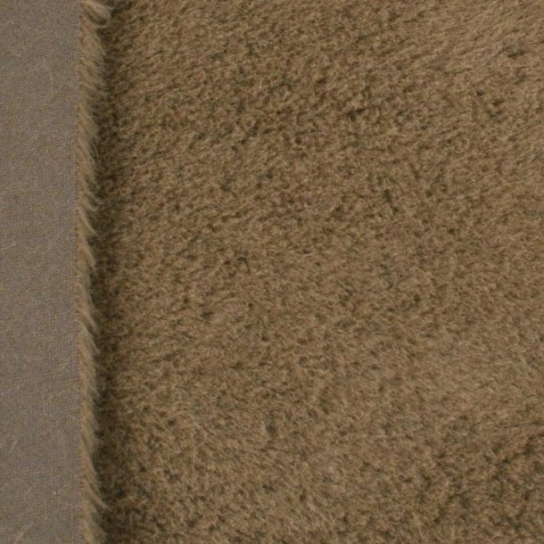 Alpaka, mellembrun. 22 mm.