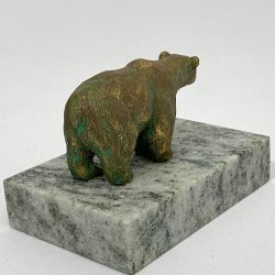 Bjrn stende p fire poter