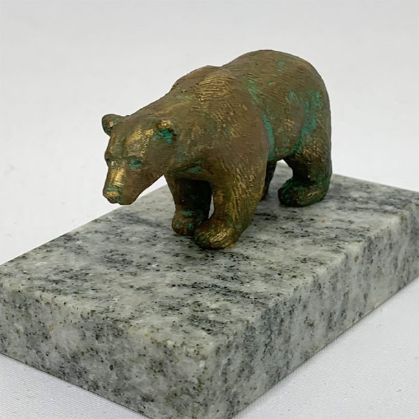 Bjrn stende p fire poter