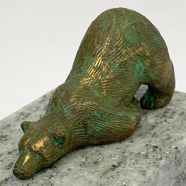 Isbjrn, liggende p maven.